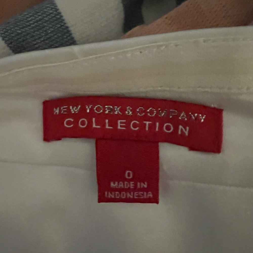 ⭐️New York & Company~(PLEASE READ DESCRIPTION) Size 0 - Picture 7 of 7